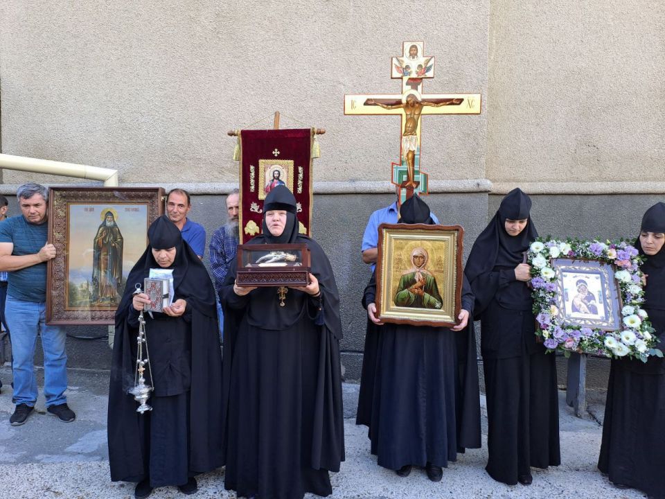 Храмовый престольный праздник отмечают в Свято-Петропавловском женском монастыре 12 июля