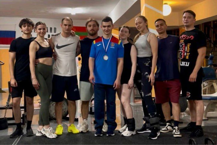 Дубоссарский параспортсмен Егор Брикульский завоевал серебро на открытом чемпионате Ирландии по парапауэрлифтингу