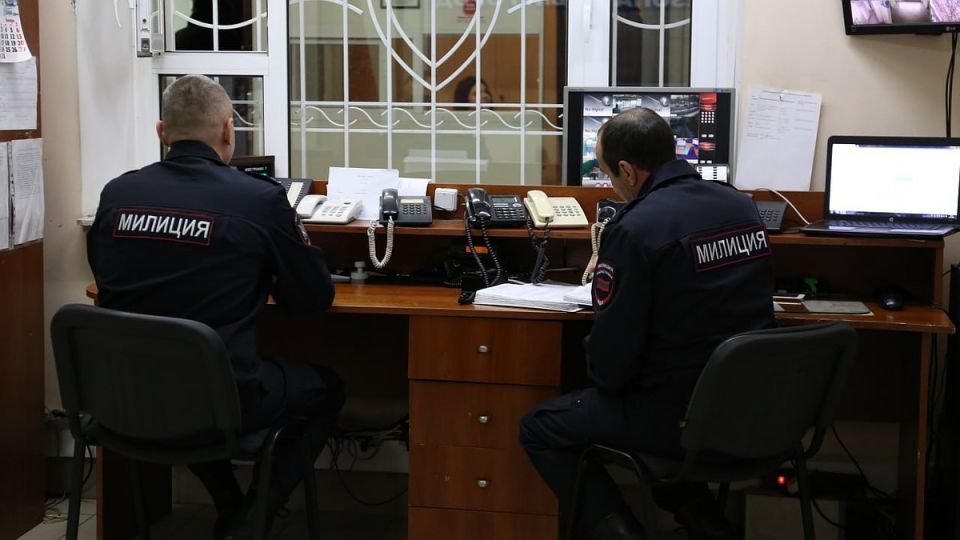 В Приднестровье милиционеры чудом предотвратили трагедию: Жительница Тирасполя угрожала взорвать многоквартирный дом бытовым газом - открыла все конфорки и держала наготове зажигалку