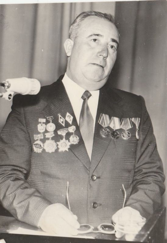 100      