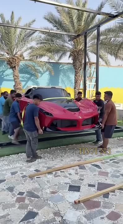 ,   :     Ferrari  