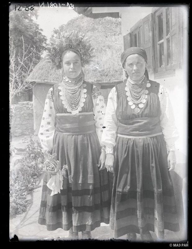  1929 .  ,  
