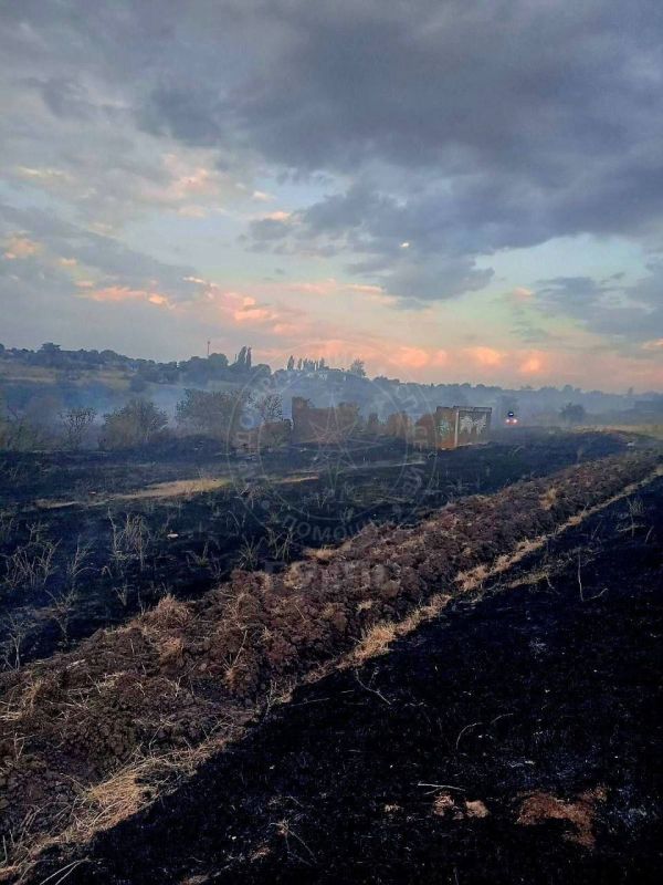 Вчера в Шипке горела сухая трава, это был один из крупнейших пожаров за лето