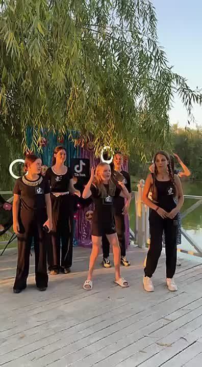        TikTok-