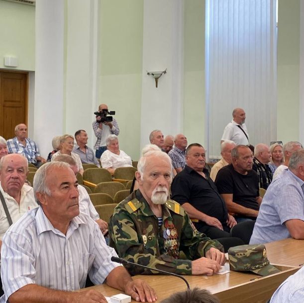 У Александра Костылева вся грудь в орденах, но эта медаль для него особенная