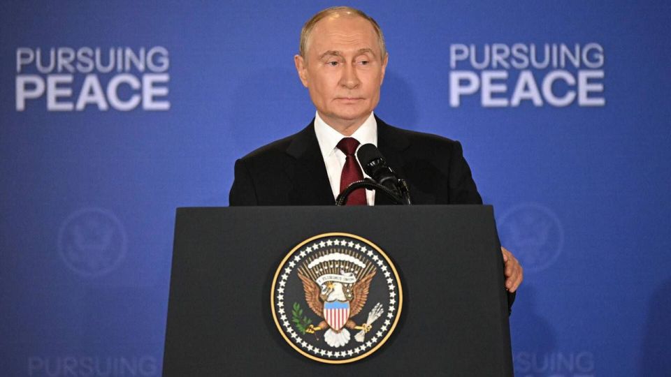 Спецпосланник американского лидера Стивен Уиткофф вручил семье воевавшего на стороне России и погибшего на Украине сына замдиректора ЦРУ Майкла Глосса орден Мужества, переданный президентом РФ Владимиром Путиным