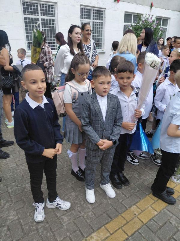 1 сентября в Дубоссарах. В школах города прошли торжественные линейки