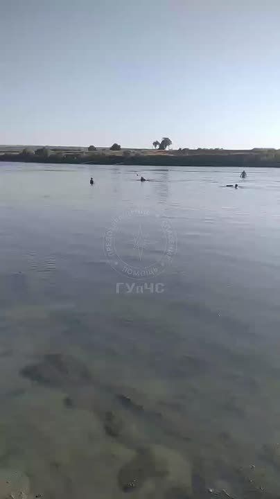 Парень чуть не утонул на Днестре в Дубоссарах, когда пошёл в воду, не умея плавать, и попал в яму