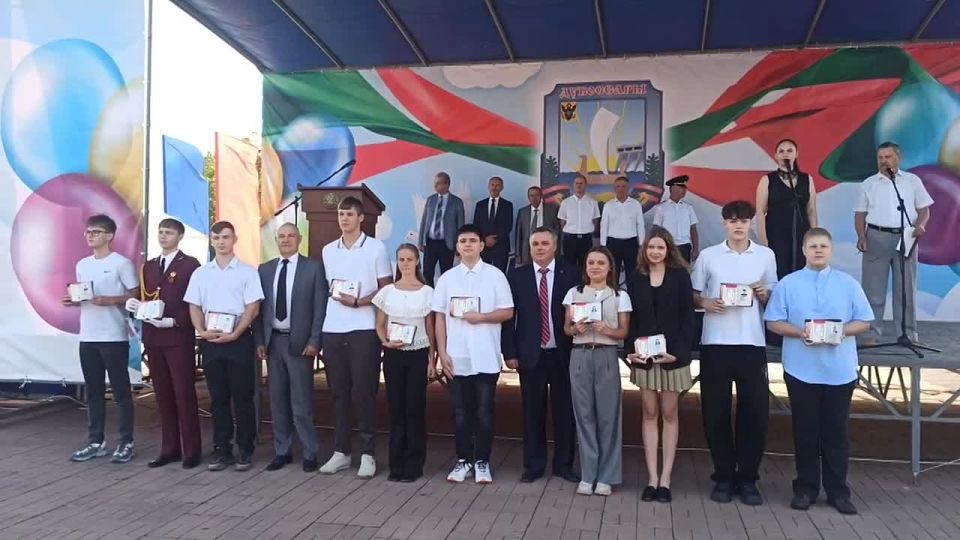 В юбилей Приднестровья юные жители Дубоссар получили свои первые паспорта