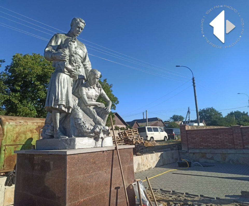 Памятник советскому солдату установили на Мемориале жертвам фашизма в Дубоссарах