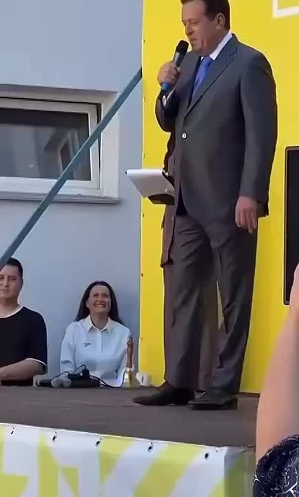 «Из отличников выходят отличники, а из троечников выходят мэры и руководители регионов, поэтому надо стараться»