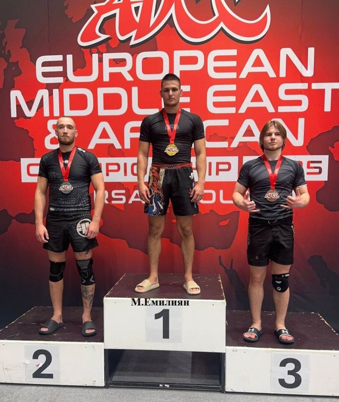         (18+)       (masters)