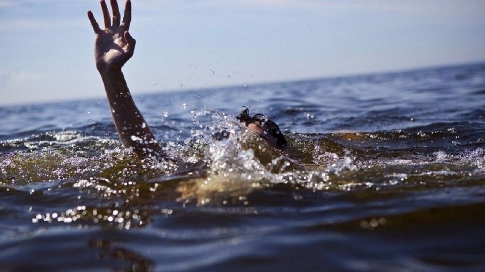 Нелепая смерть: В Молдове рыбак утонул, запутавшись в сетях, которые сам и забросил