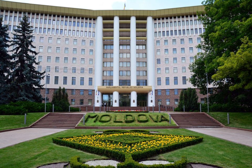 Эксперт оценил вероятность провокаций на выборах в Молдавии