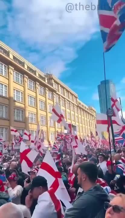 В Лондоне массовый митинг «Объединим королевство» — на улицы вышли свыше 110 тысяч человек, — The Guardian