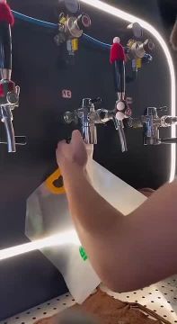 Подъехали инновации для пивозавров: китайцы придумали продавать разливное пиво в пакетах