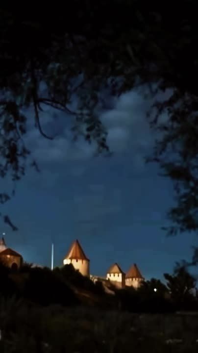 Наша коллега Анетта Бурерождённая сняла атмосферный ролик в Бендерской крепости и нашла в подземельях настоящего дракона