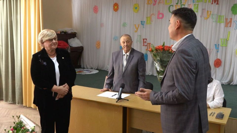 Коллектив аграрно-технического колледжа им. Фрунзе выдвинул Галину Антюфееву кандидатом в депутаты Верховного Совета от своего округа: