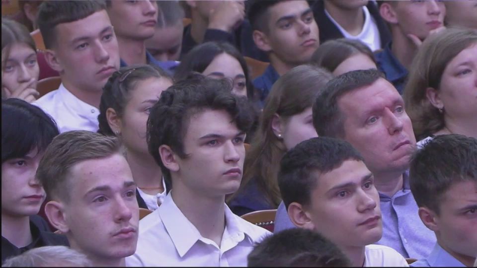  ,  .   .     .      .       .   ,   ...