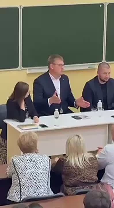 Челюстной-лицевой хирург Николай Горшков рассказал, что всю жизнь мечтал стать лор-врачом