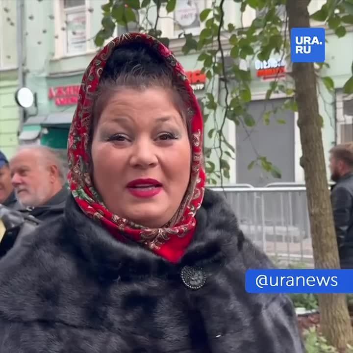 «Всю ночь ехали, чтобы отдать свой голос»: обстановка возле посольства Молдавии в Москве, где собрались граждане для голосования на парламентских выборах