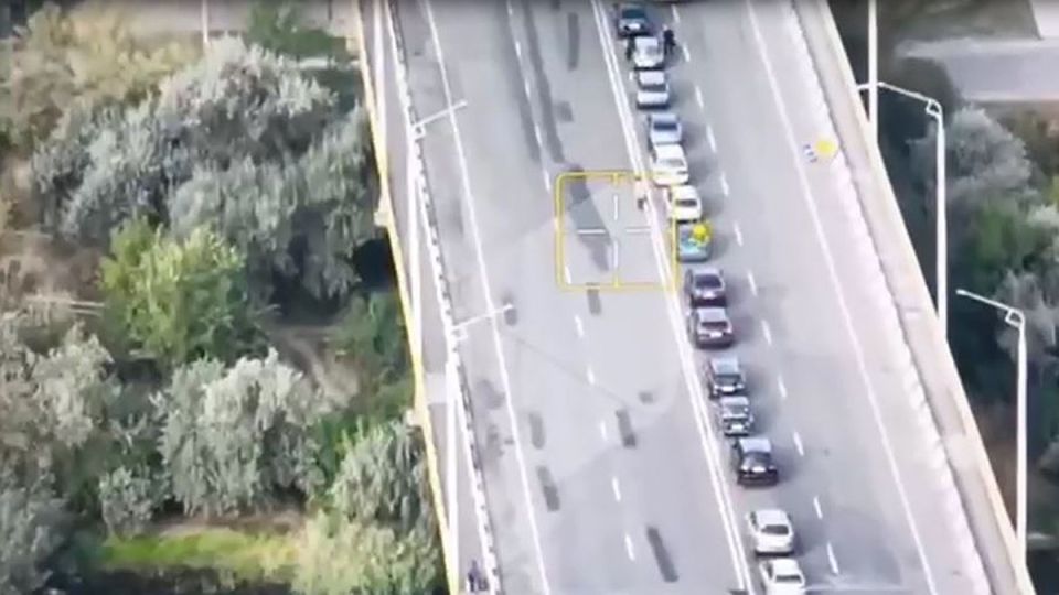 Мосты перекрыты, программы «висят», полиция заблокировала даже пешеходные дорожки: Граждан Молдовы из Приднестровья не пропускают к избирательные участкам