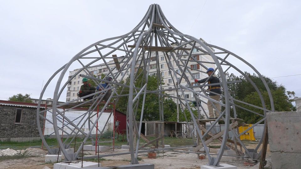 В центре Днестровска строят храм Ильи Пророка