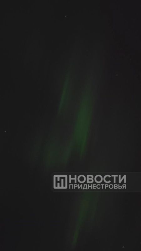 Наши подписчики делятся кадрами северного сияния над Ленинградской областью