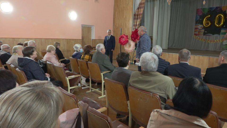 Доверие и поддержка. В Борисовском микрорайоне Бендер состоялось собрание инициативной группы, на котором единогласно выдвинули кандидата в депутаты Верховного Совета