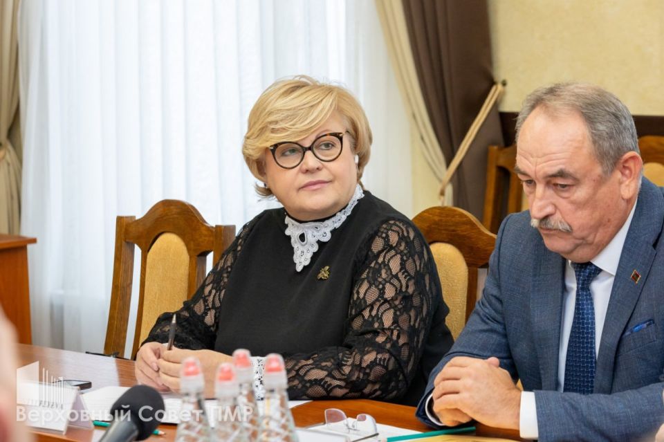 Председатель Верховного Совета ПМР Александр Коршунов и вице-спикер Галина Антюфеева встретились с датскими журналистами и рассказали им о ситуации в Приднестровье и вокруг него