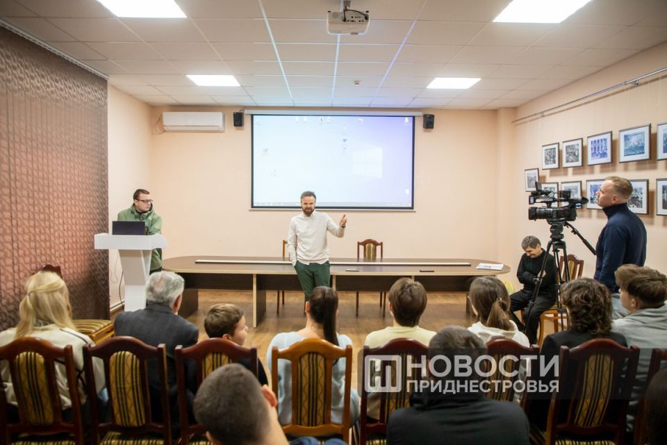 За четыре года Школу молодого журналиста прошли около 100 слушателей