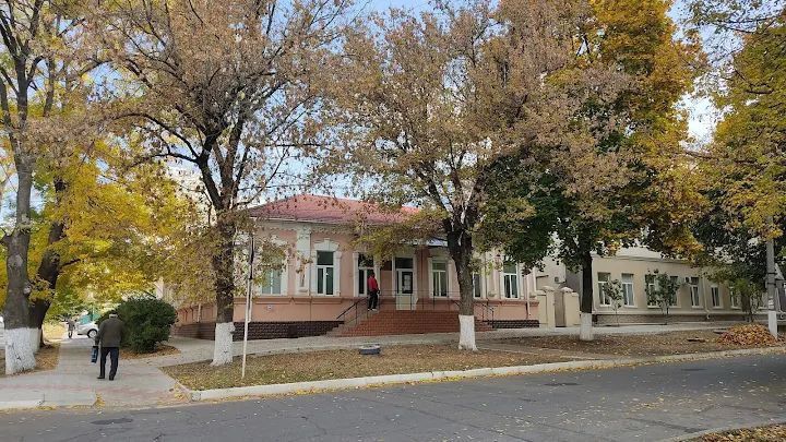 8   9:00  15:00      -        (