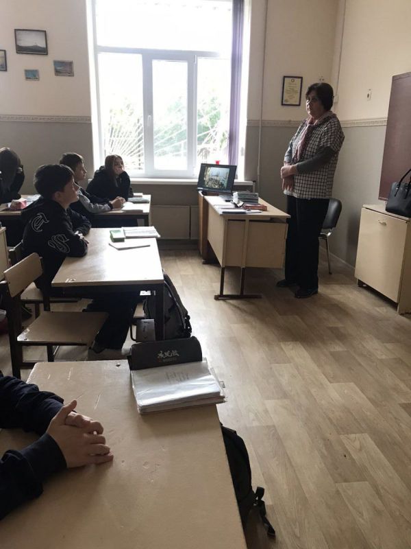 Школа встречает гостей. В МОУ «БСОШ №18» прошёл классный час, посвящённый городу воинской славы — Бендерам