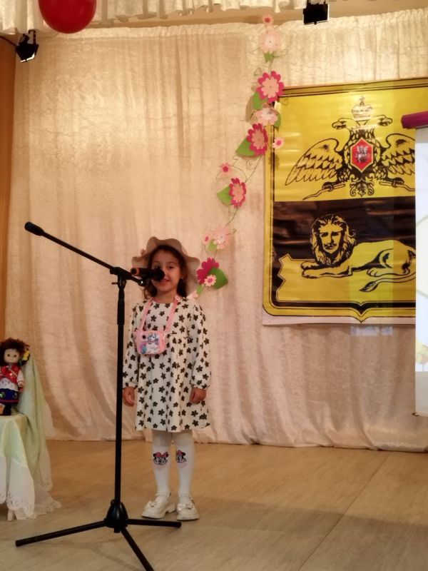 Сегодня в МОУ «БДДЮТ» на филиале «Буревестник» с самого утра звучали детские голоса — юные бендерчане принимали участие в муниципальном конкурсе чтецов «С любовью к городу – 2025»