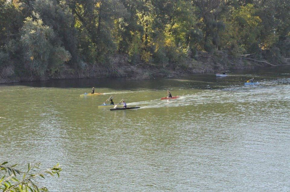 Бендерские каноисты заняли призовые места на 47-й Международной регате по гребле на байдарках и каноэ "Золотая осень-2025"