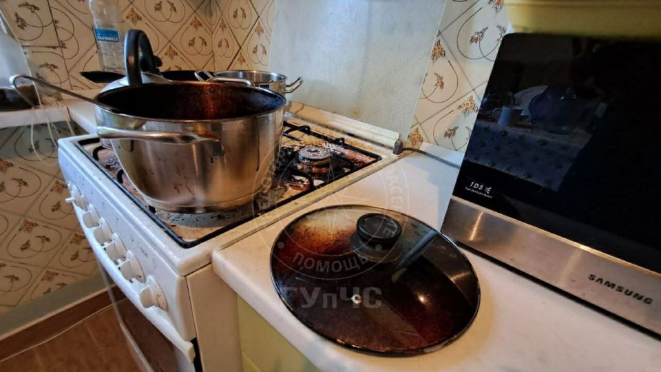Забытая на плите кастрюля чуть не стала причиной пожара в многоэтажке Слободзеи