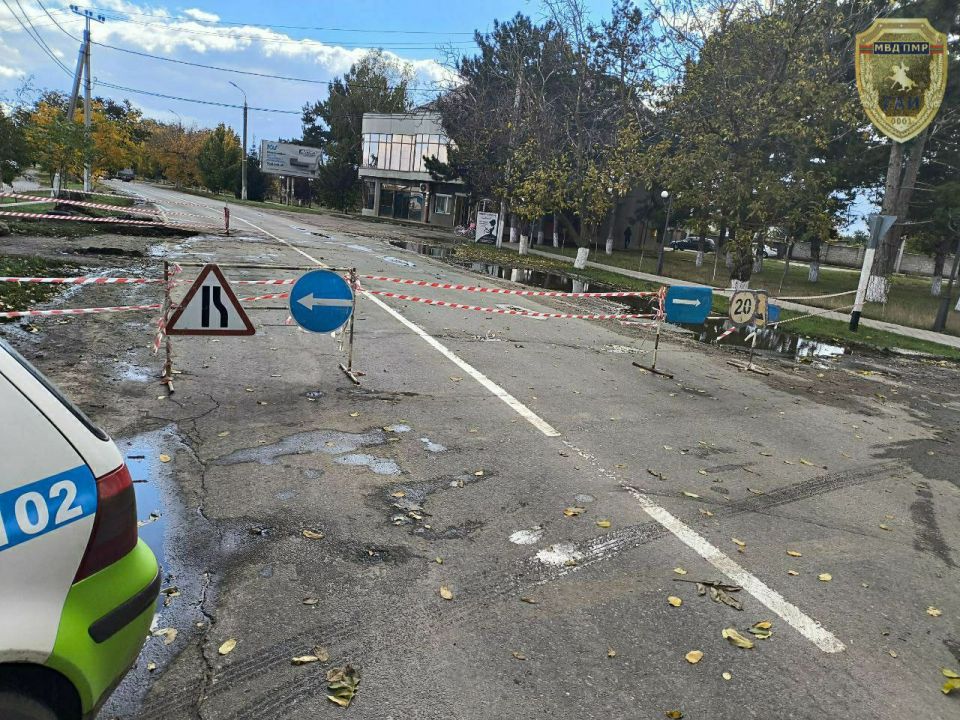 Вниманию водителей!. В Слободзее с 12:00 12 октября полностью перекрыто движение транспорта по улице Ленина (в районе д. 35)