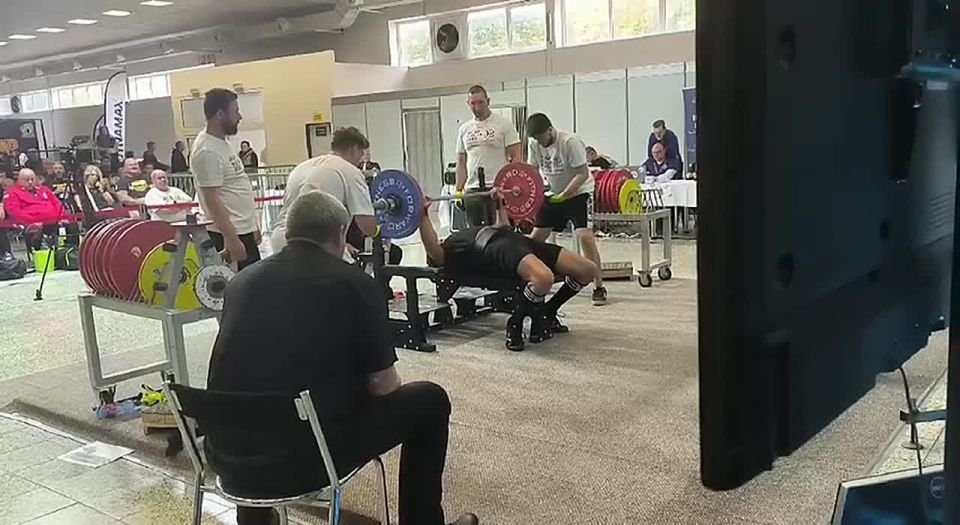 Бендерчанин Борис Рыбак стал чемпионом мира по жиму штанги С 8 по 12 октября в городе Нитра (Словакия) прошёл чемпионат мира по пауэрлифтингу федераций WUAP и AWPC-Словакия. В соревнованиях Борис Рыбак стал единственным...