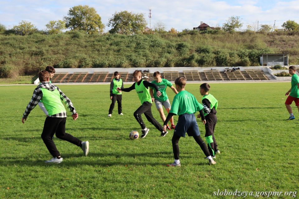 В Слободзейском районе проходит турнир «Кожаный мяч – 2025–2026»