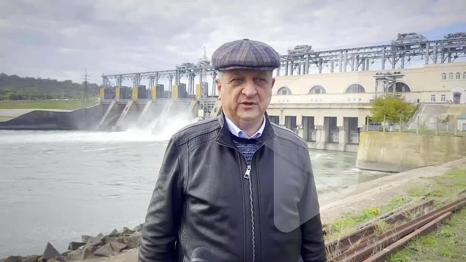 Дубоссарская ГЭС сбрасывает воду