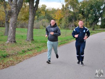 Бегом к победе!. Сотрудники Дубоссарского, Григориопольского и Слободзейского РОВД 17 октября сменили ботинки на кроссовки, форменную одежду на спортивный костюм и приняли участие в традиционном осеннем легкоатлетическом...