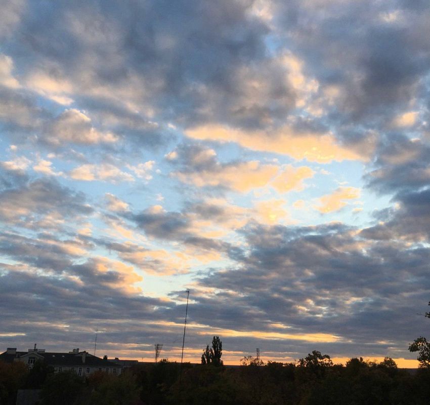 Как передает городской отдел по делам ГО и ЧС, 18 октября ожидается переменная облачность, днем местами кратковременный дождь