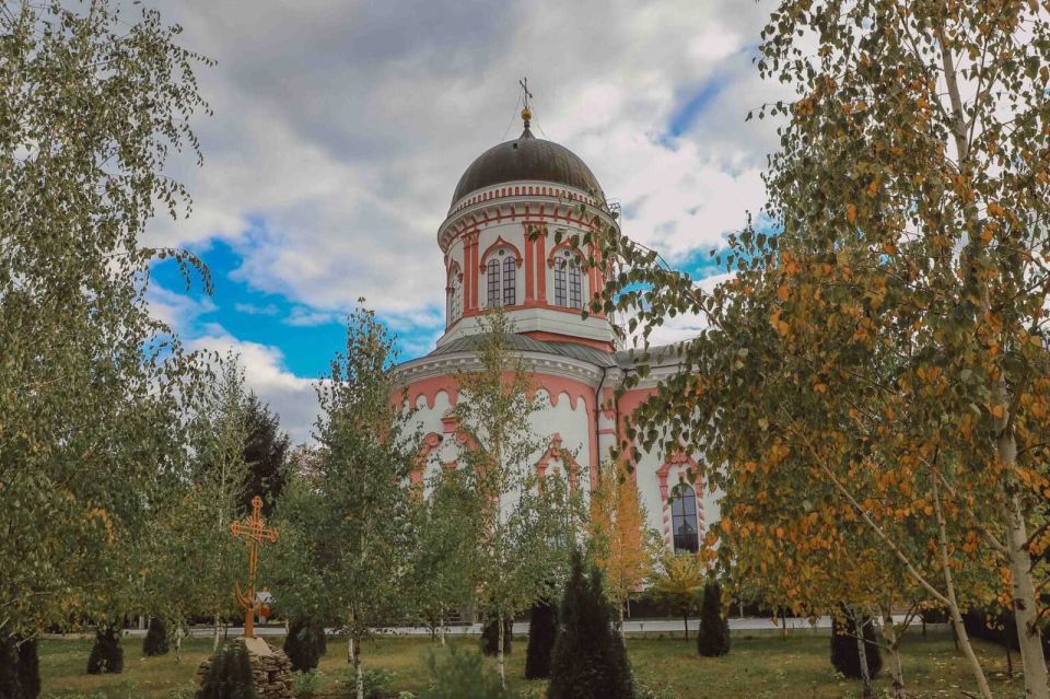 Новобранцы Тираспольского Суворовского военного училища посетили Свято-Вознесенский Ново-Нямецкий монастырь — один из главных духовных центров Приднестровья