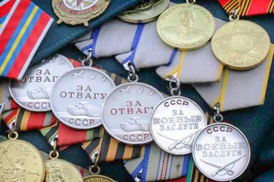 17 ОКТЯБРЯ 1938 ГОДА УЧРЕЖДЕНЫ МЕДАЛИ «ЗА ОТВАГУ» И «ЗА БОЕВЫЕ ЗАСЛУГИ»