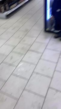 «Хочу пива! Хочу пива папе!»: в одном из магазинов заметили самого преданного ребёнка