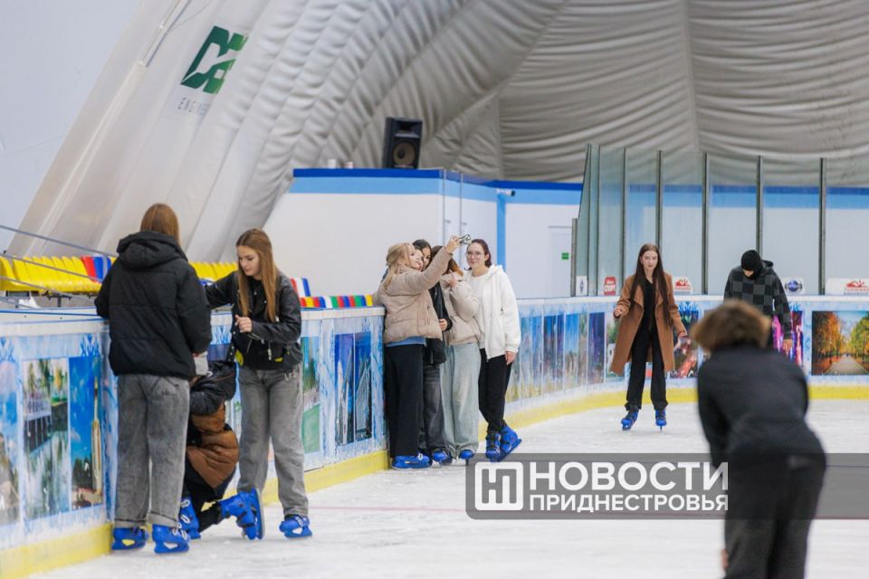 Ледовый каток открыл свои двери для всех желающих
