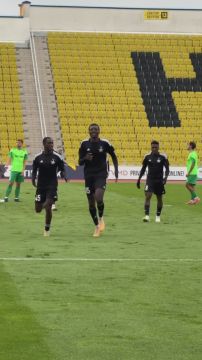 Счёт 4:0, Абдулай Диарра вышел на замену и забил головой