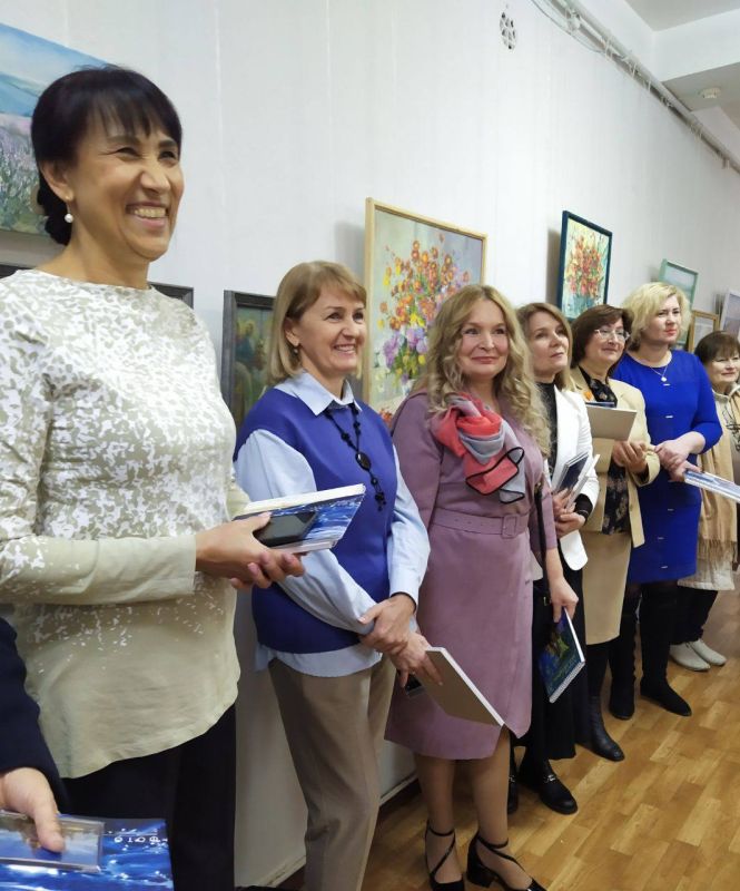 В Рыбницкой картинной галерее открылась выставка  "Чувствуя сердцем"