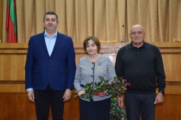 Сегодня в государственной администрации Каменского района и города Каменка состоялось торжественное собрание, посвящённое Дню бухгалтера