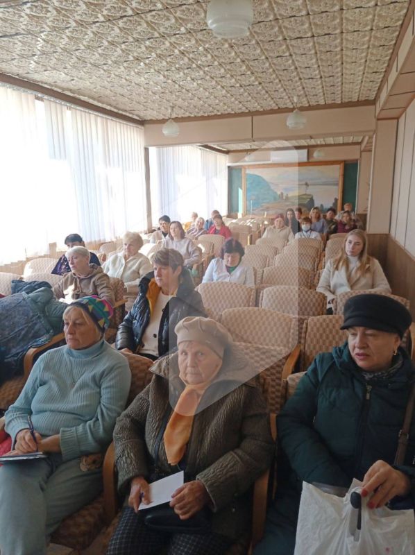 Проверить кровь на кальций, узнать упражнения для укрепления суставов и послушать лекции врачей-ревматологов — в Бендерской поликлинике прошёл День открытых дверей, приуроченный ко Всемирному дню борьбы с остеопорозом